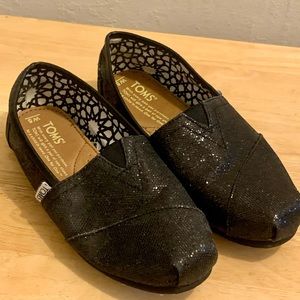Toms Black Glitter Shimmer Bling Slip-on Flats Shoes women size 5 EUC